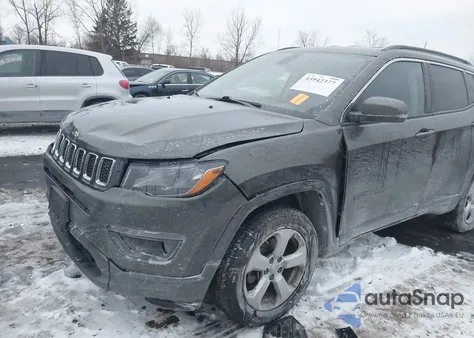 2019 Jeep Compass Latitude 4X4 from USA, damaged, VIN 3C4NJDBB3KT711982
